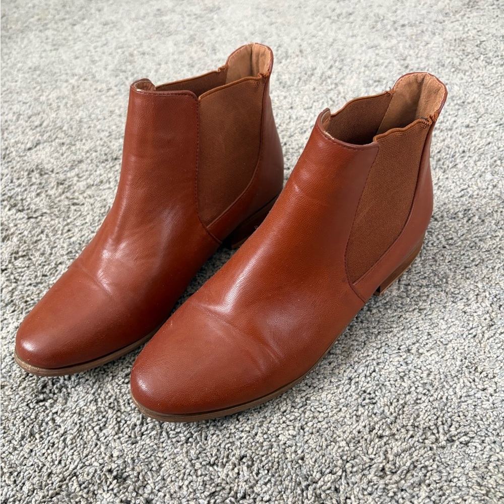 London Rebel via ASOS Brown Leather Ankle Boots with Elastic Side Panels 💜